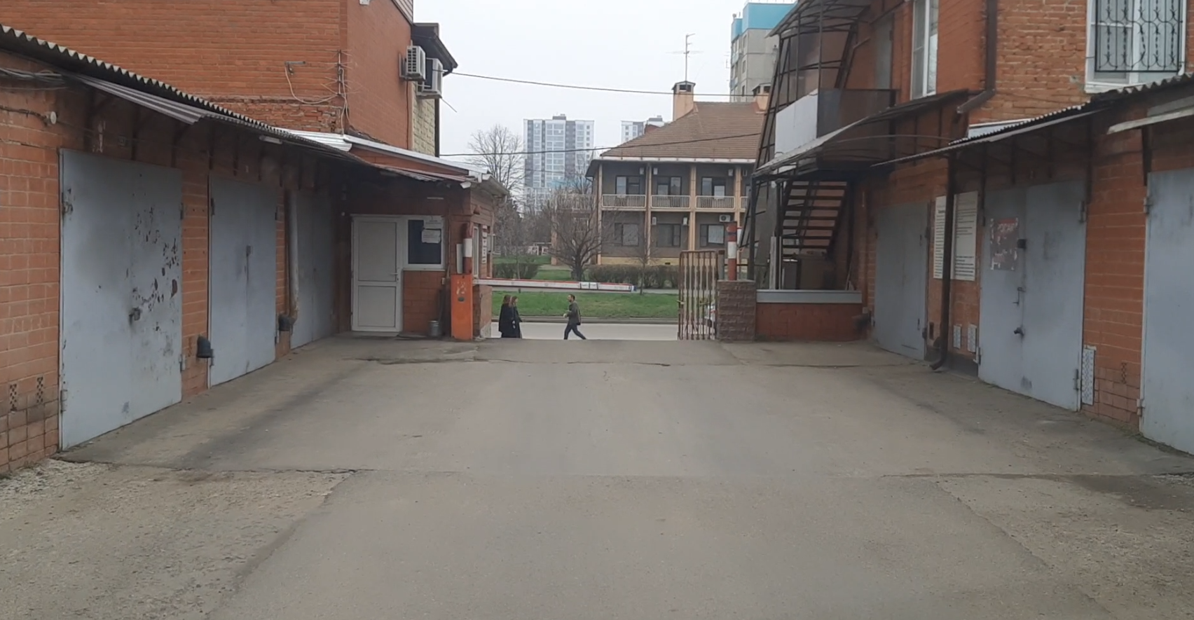 Шлагбаум закрыт